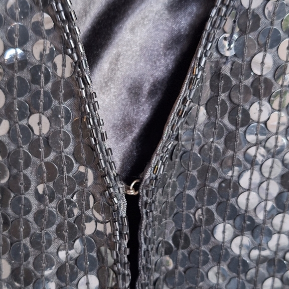A.J. Sequined Vest SzL/XL Black Lined Tie Back Single Hook Closure Very Nice - Picture 5 of 9